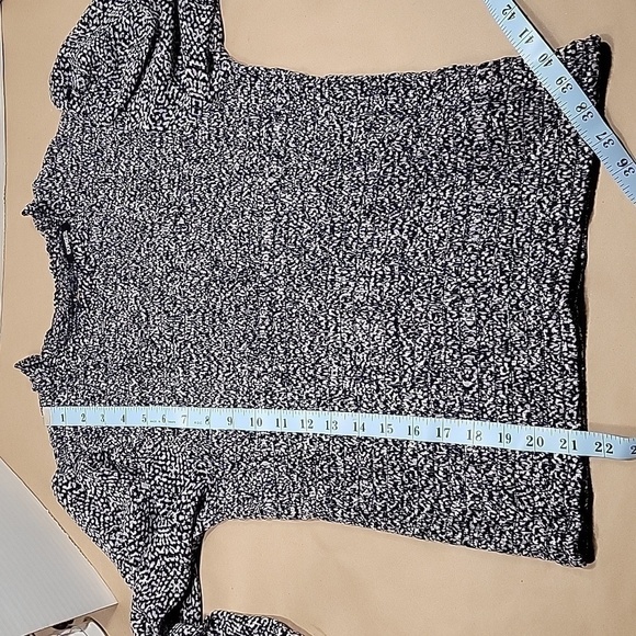 Express Printed Smocked Top, Size M, NEW with Tags, Black White, Gray - Picture 8 of 9